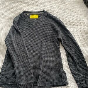 Classic Gray Crewneck Sweater with Long Sleeves